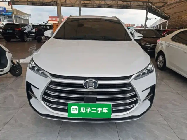 BYD Tang — Фото автомобиля 2