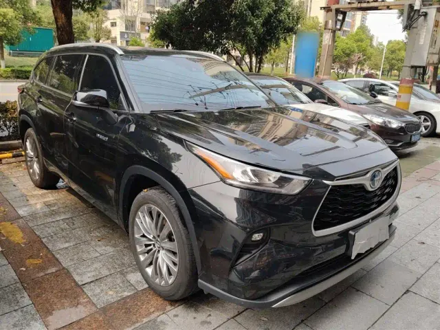 Toyota Highlander — Фото автомобиля 2