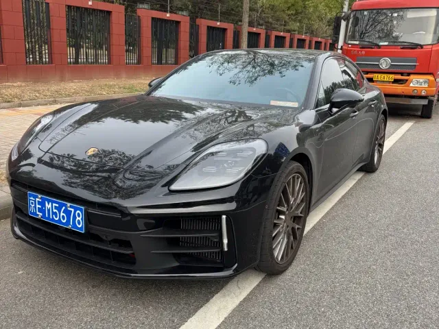 Фотография автомобиля — Porsche Panamera