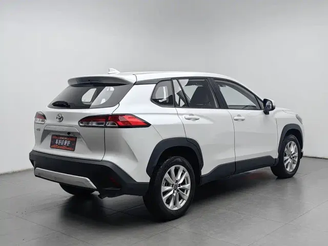 Toyota Corolla Cross — Фото автомобиля 2