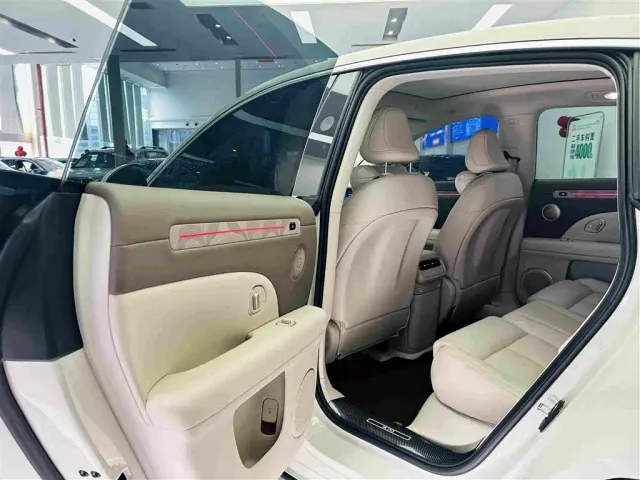 IM Motors LS6 — Фото автомобиля 24