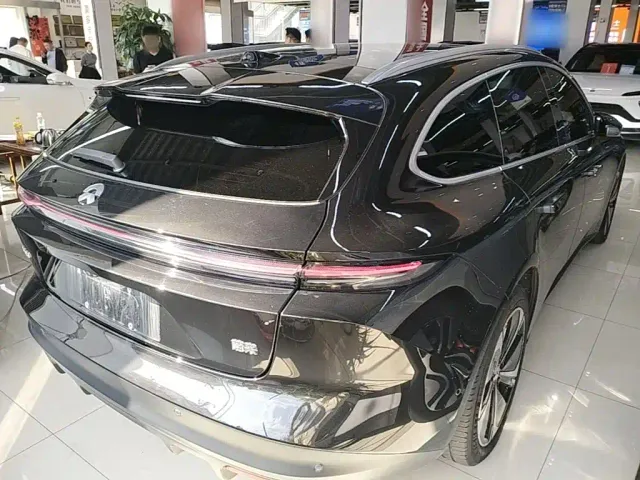 Nio ET5 Touring — Фото автомобиля 6