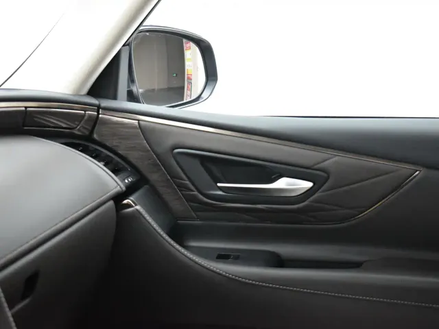 Toyota Alphard — Фото автомобиля 13