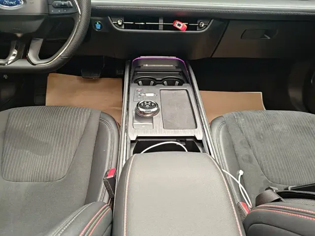 Ford EVOS — Фото автомобиля 13