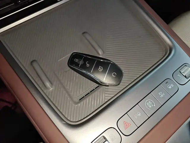BYD Seal 07 DM-i — Фото автомобиля 8