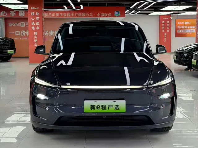 Tesla Model Y — Фото автомобиля 2