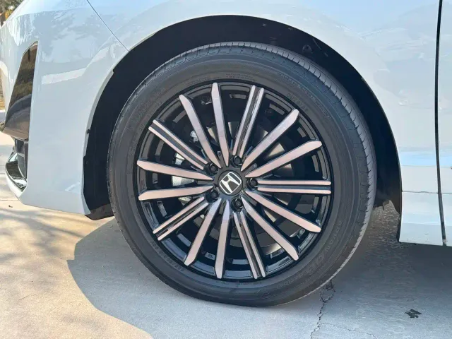 Honda Elysion — Фото автомобиля 23