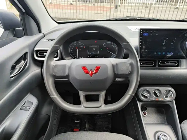 Wuling Hongguang — Фото автомобиля 10