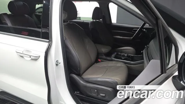 Kia Carnival Generation 4 — Фото автомобиля 16
