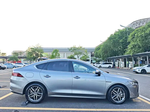 BYD Qin PLUS — Фото автомобиля 5