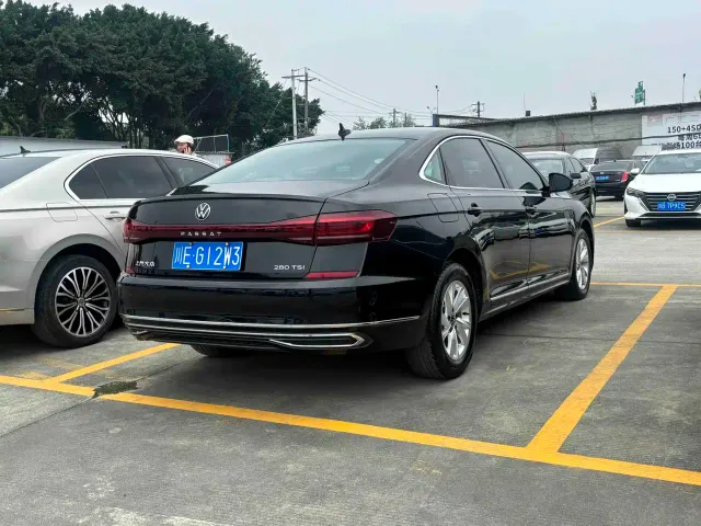 Volkswagen Passat — Фото автомобиля 4