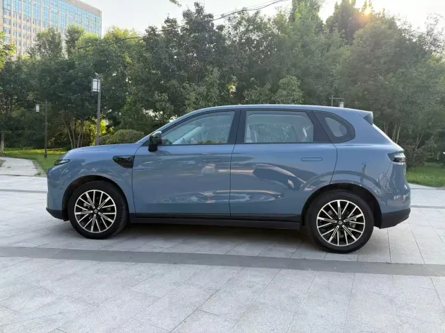 Leapmotor B10 — Фото автомобиля 5