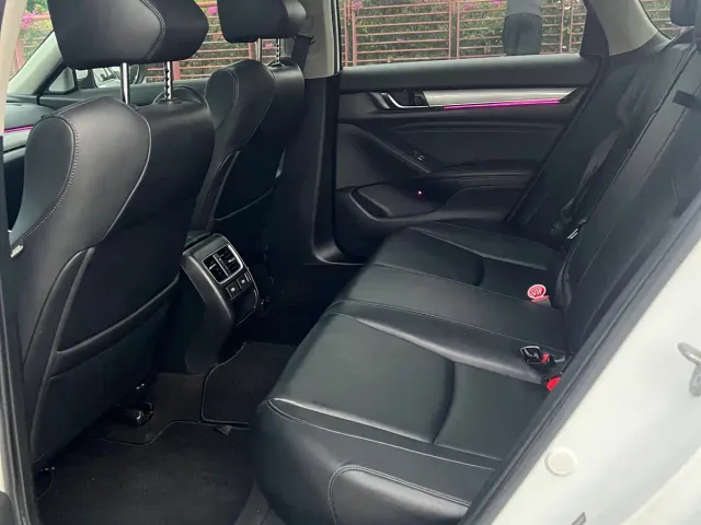 Honda Accord — Фото автомобиля 9