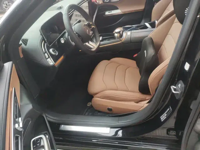 Mercedes-Benz E-Class — Фото автомобиля 16