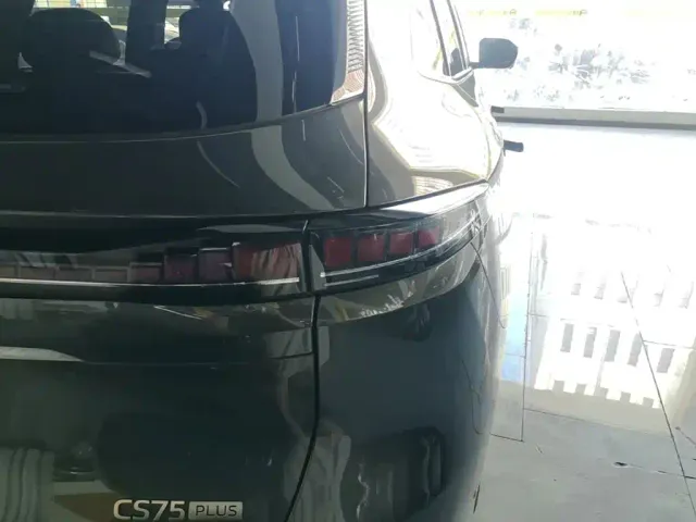 Changan CS75 Plus — Фото автомобиля 23