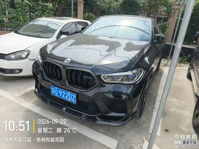 Фотография автомобиля — BMW X6 M