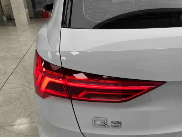 Audi Q3 — Фото автомобиля 24