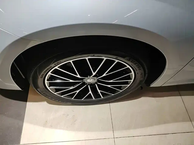 BYD Qin L — Фото автомобиля 22