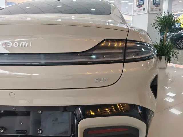 Xiaomi SU7 — Фото автомобиля 20