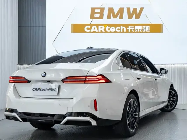BMW 5 Series — Фото автомобиля 7