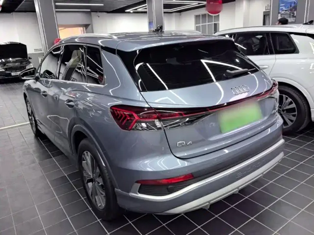 Audi Q4 e-tron — Фото автомобиля 4