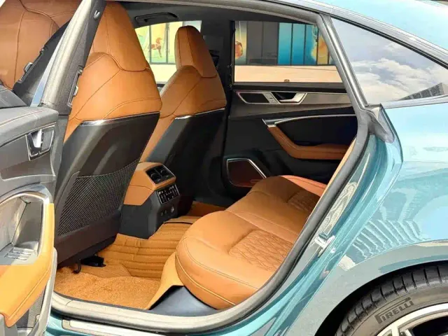 Audi A7L — Фото автомобиля 4