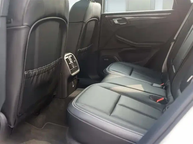 Porsche Macan — Фото автомобиля 15