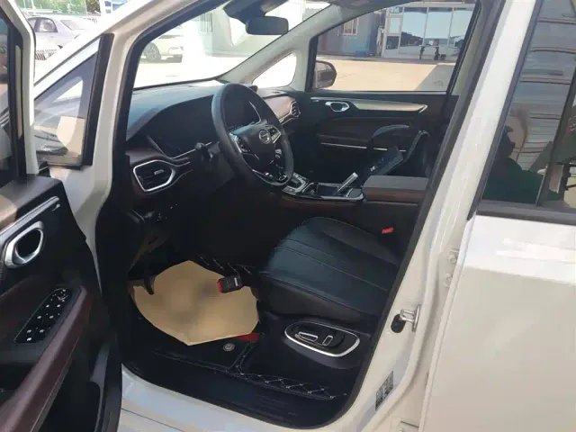GAC Trumpchi M6 — Фото автомобиля 23