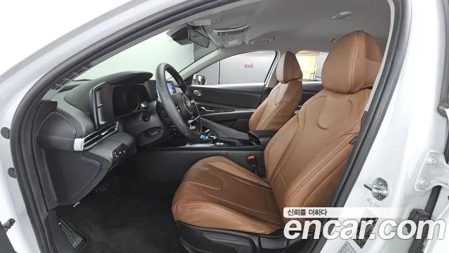 Hyundai AVANTE Avante (CN7) — Фото автомобиля 10