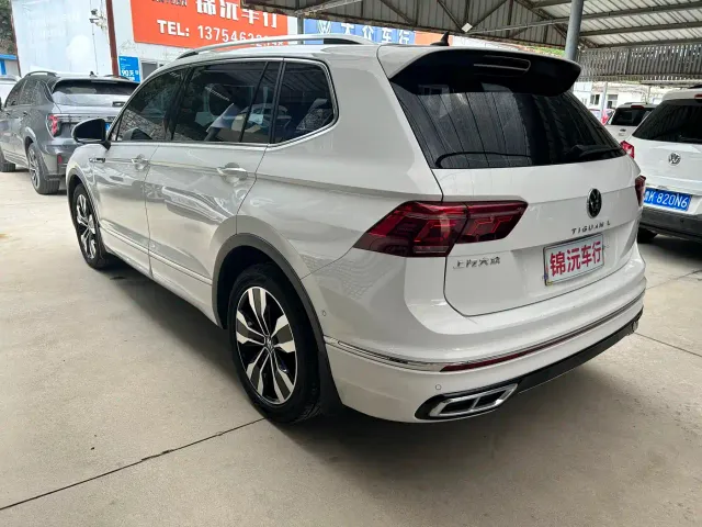 Volkswagen Tiguan L — Фото автомобиля 9