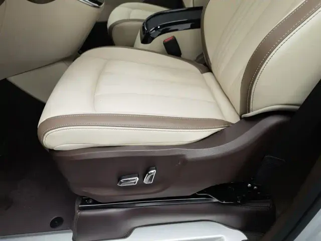 Bestune Besturn M9 — Фото автомобиля 20