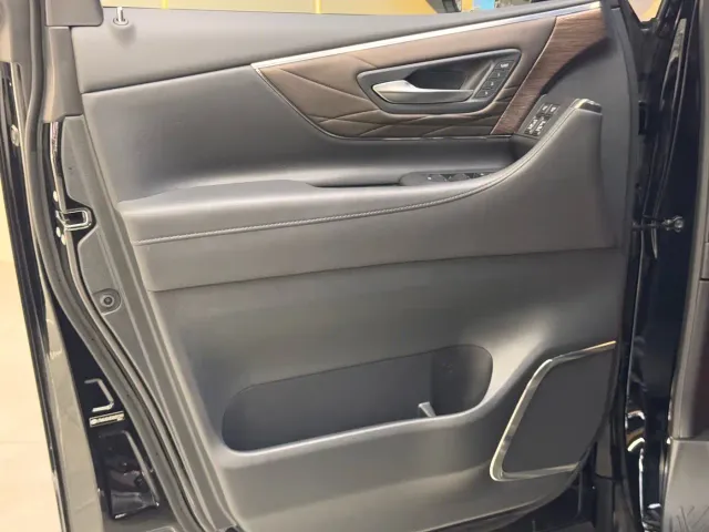 Toyota Vellfire — Фото автомобиля 14