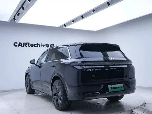 Li Auto L7 — Фото автомобиля 11