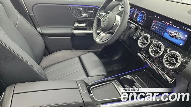 Mercedes-Benz EQA — Фото автомобиля 9
