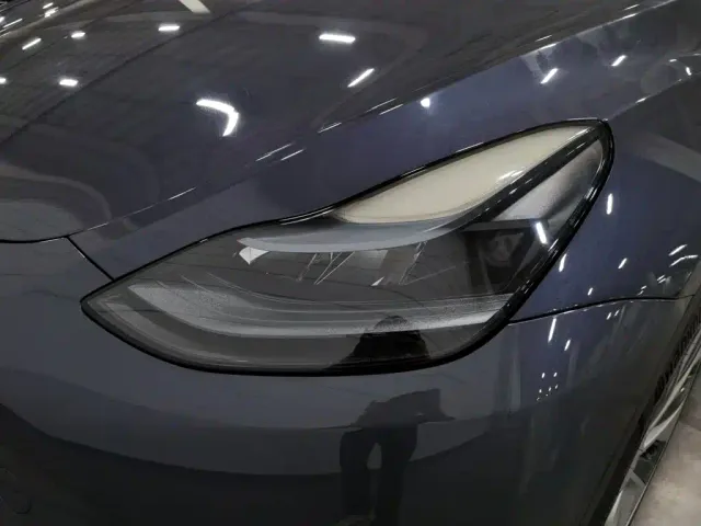 Tesla Model Y — Фото автомобиля 7