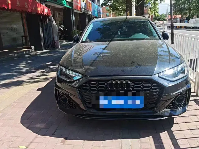 Audi A4 — Фото автомобиля 3