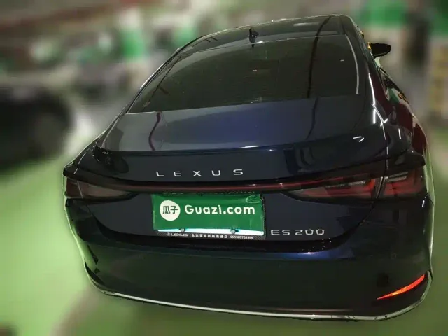 Lexus ES — Фото автомобиля 3