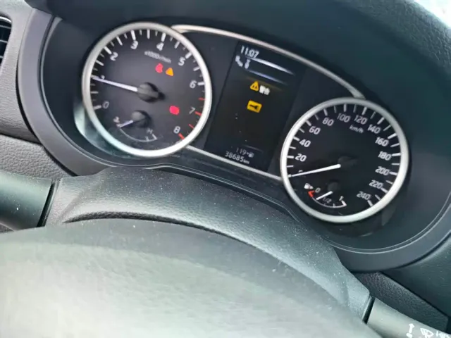 Nissan Tiida — Фото автомобиля 6