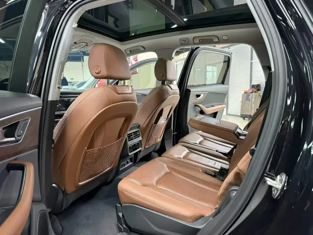 Audi Q7 — Фото автомобиля 6