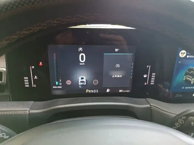 Ford Edge — Фото автомобиля 3