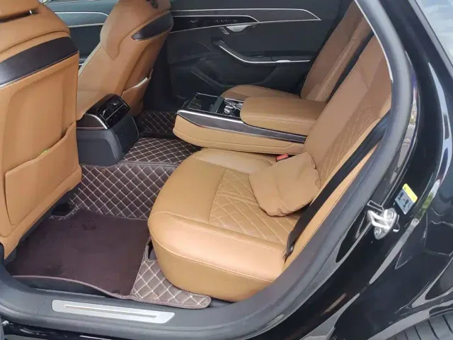Audi A8 — Фото автомобиля 11