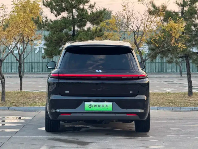 Li Auto L8 — Фото автомобиля 26