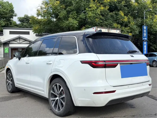 Li Auto ONE — Фото автомобиля 6