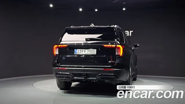 Ford Explorer — Фото автомобиля 4