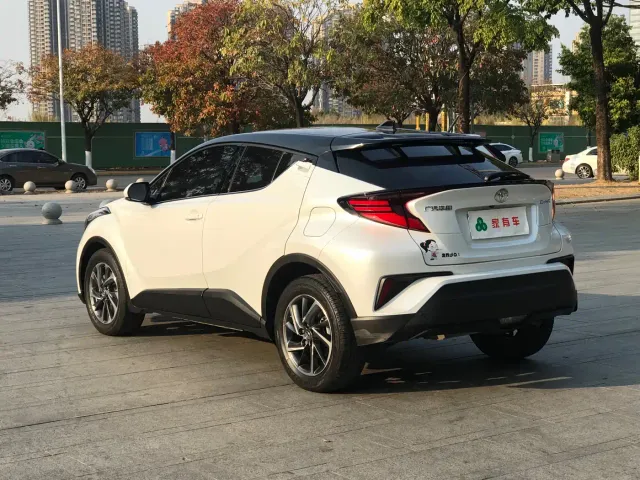 Toyota C-HR — Фото автомобиля 7