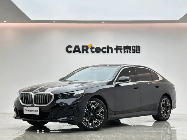 Фотография автомобиля — BMW 5 Series