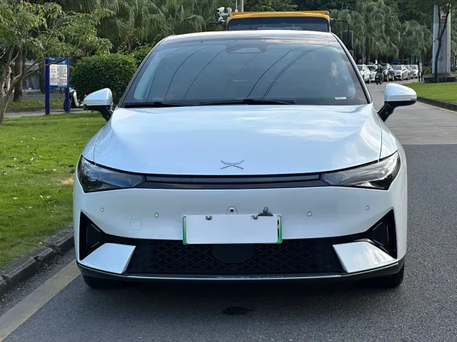 Xpeng P5 — Фото автомобиля 2