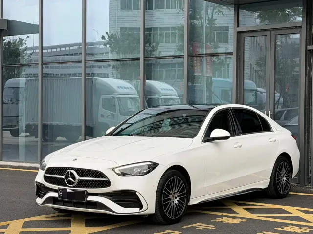 Фотография автомобиля — Mercedes-Benz C-Class