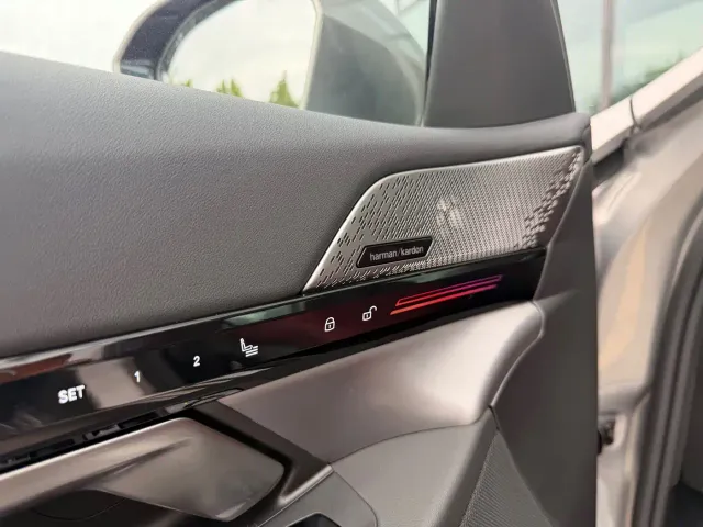 BMW 5 Series — Фото автомобиля 9