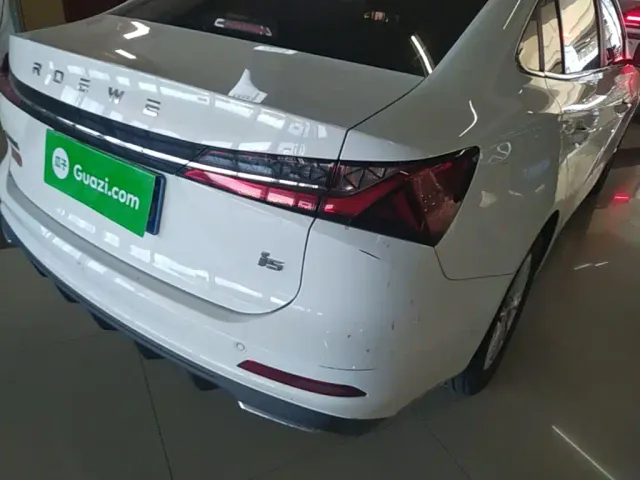 Roewe i5 — Фото автомобиля 7